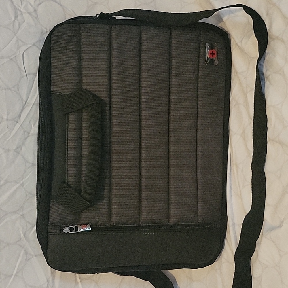 Swissgear padded laptop case.